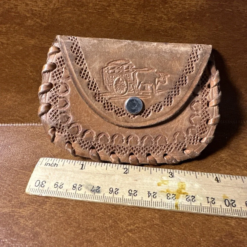 N/A small leather